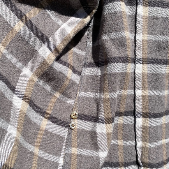 Women’s Patagonia flannel - Picture 4 of 5